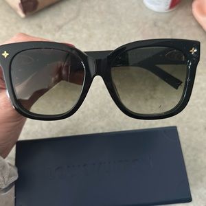 LOUIS VUITTON SUNGLASSES